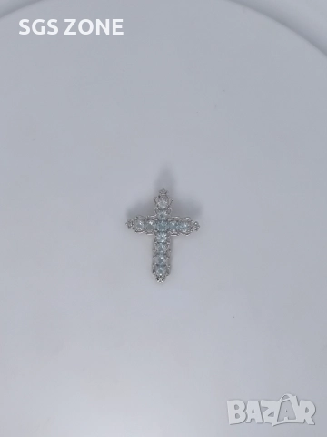 Невероятно деликатен сребърен кръст с небесносин топаз, снимка 3 - Колиета, медальони, синджири - 52392722