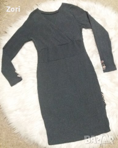 СТРАХОТНА рокля по тялото в цвят графит от много еластично и много фино плетиво 