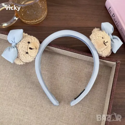 Диадема с плюшени мечета, вдъхновена от Petite Fleur, снимка 3 - Аксесоари за коса - 48765637