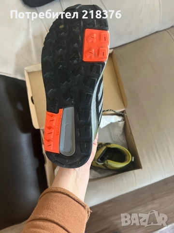 Детски боти adidas, снимка 3 - Детски боти и ботуши - 52943313