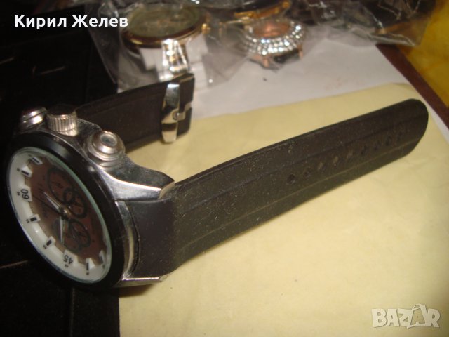 МАСИВЕН МОДЕН КВАРЦОВ ЧАСОВНИК СИЛИКОНОВА КАИШКА 20445, снимка 6 - Мъжки - 32599182