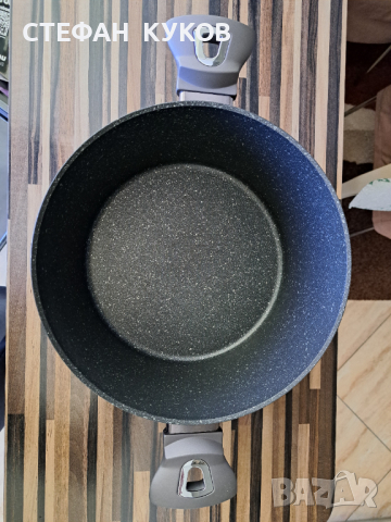 Тенджера с капак Berlinger Haus Carbon Pro Edition, 28 см, 6,1 л, снимка 2 - Съдове за готвене - 44914703