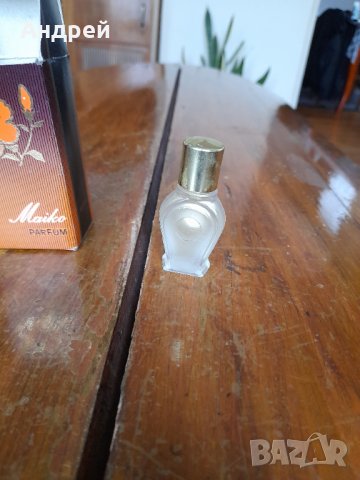 Стар парфюм Maiko, снимка 3 - Други ценни предмети - 35295429