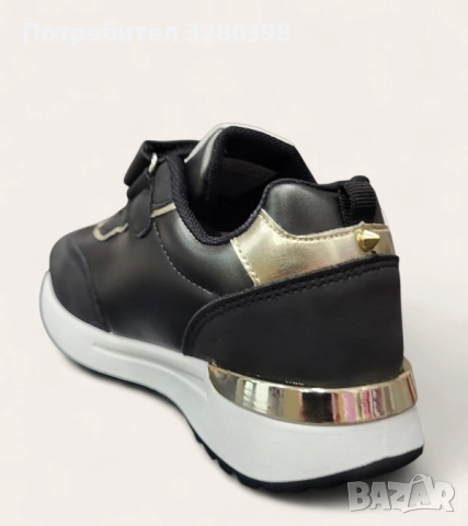 Детски маратонки с лепенки в черен цвят със златисти елементи модел: W014295 Black, снимка 3 - Детски маратонки - 51760603