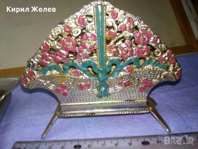 Стара РУСКА СССР МЕТАЛНА ФЛОРАЛНО ОРНАМЕНТИРАНА НАСТОЛНА ПОСТАВКА За ПИСМА БЕЛЕЖКИ САЛФЕТКИ 41345, снимка 2 - Антикварни и старинни предмети - 43828016