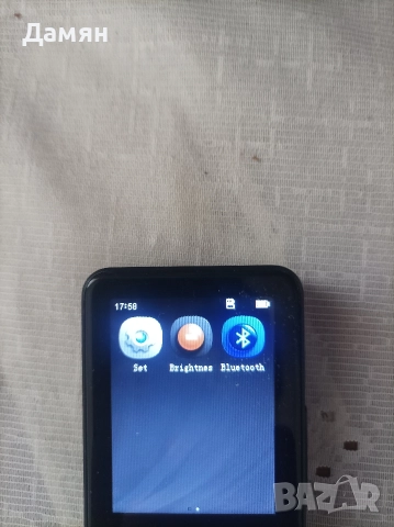 MP3, MP4 плеър с 1.8 инчов тъчскрийн дисплей.