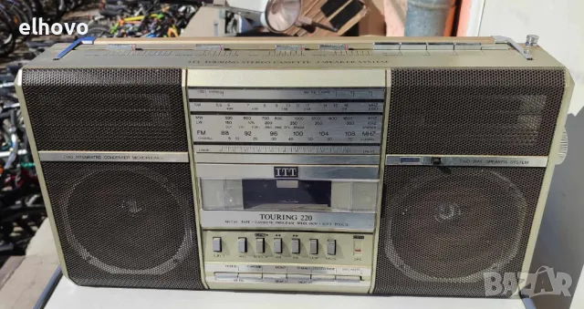 Радиокасетофон ITT Touring 220, снимка 4 - Радиокасетофони, транзистори - 49568634