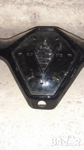 Предна решетка на Renault Clio V (19-22г.) със отвор за камера