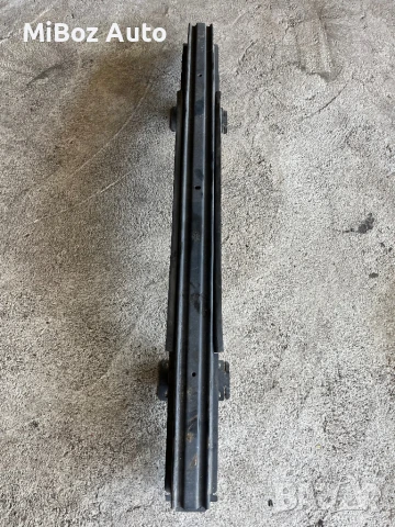 Греда предна броня Рейндж Роувър Range Land Rover L322, снимка 2 - Части - 50994701