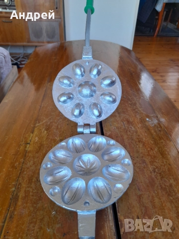 Стар уред,форма за печене на сладки,Орехчета #13, снимка 4 - Други ценни предмети - 51945613