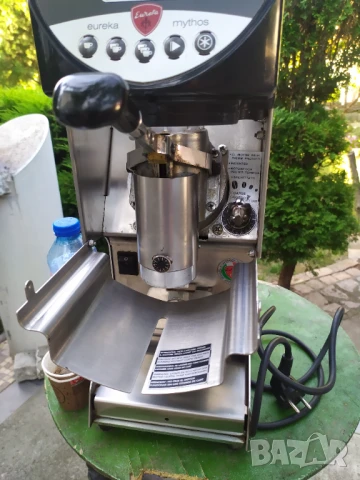 Професионална кафе мелачка Eureca Mythos с механизъм за пресоване ., снимка 8 - Кафе машини - 50800163