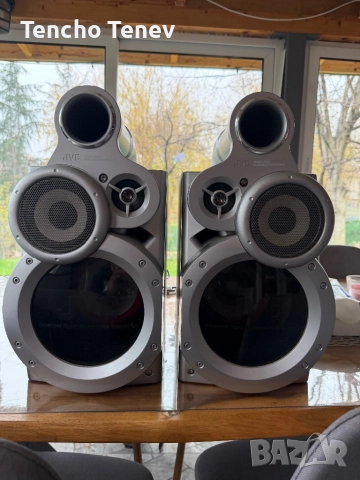 Тонколони от уредба JVC