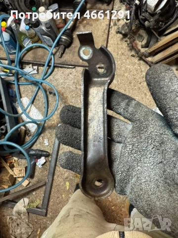 Планка за двигател на Мерцедес Mercedes 2.2Cdi само за 10лв. A6510960540