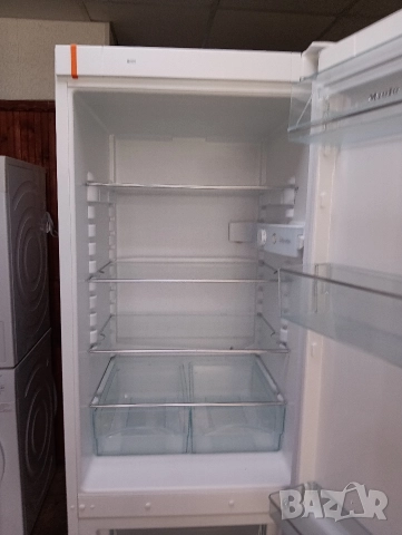 Комбиниран хладилник с фризер Миеле Miele 55см широк с две години гаранция!, снимка 7 - Хладилници - 52544009