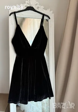 Черна къса рокля 