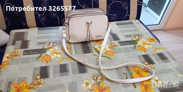 Дамска чанта през рамо, снимка 4 - Чанти - 50928927