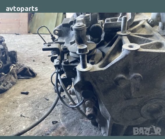 Mazda 6 2007година 2.0d 121кс 6скорости ръчка Скоростна кутия, снимка 6 - Части - 40719159
