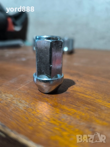 Гайки за алуминиеви джанти, снимка 2 - Аксесоари и консумативи - 52916310