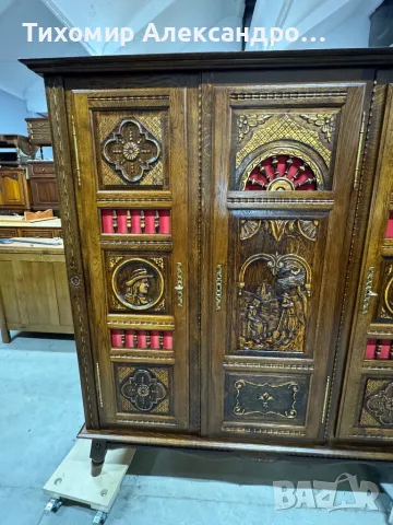 Трикрилен гардероб от дъбов масив, снимка 8 - Гардероби - 48112501