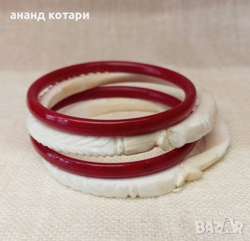 Гривни от раковина и корал, снимка 1 - Гривни - 38236439