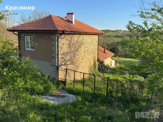 Голяма къща в с.Овчага, снимка 1