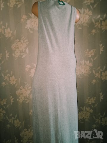 Vila L, XL- Нова дълга рокля от трико в сиво с щампа перо, снимка 4 - Рокли - 37536909