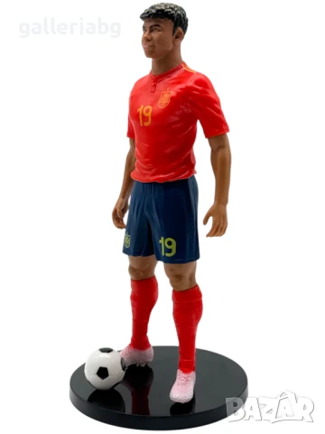Фигурка на Lamine Yamal с екип на Испания – модел №19 с кутия и топка, снимка 4 - Фигурки - 51262390