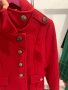 Червено палто, снимка 12