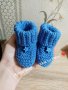 Ръчно плетени топли бебешки буйки