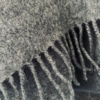 Зимен вълнен шал , снимка 2 - Шалове - 44132553