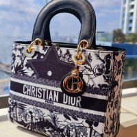 Дамска чанта Christian Dior код 12, снимка 1 - Чанти - 32266572
