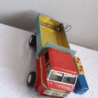 Стара китайска ламаринена играчка самосвал с дистанционно, снимка 6 - Колекции - 43674745
