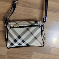 Спортно елегантна чантичка Burberry , снимка 3 - Чанти - 38415368