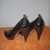 Firetrap 38 Дамски обувки 
Високи токчета
Лачени
Черни
удобен свод
висока подметка 
, снимка 2 - Дамски обувки на ток - 43322001