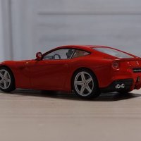 Ferrari F12 Berlinetta 2012 - мащаб 1:43 на IXO/Altaya моделът е нов в кутия, снимка 3 - Колекции - 43620690