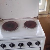 Продавам перфектно  работеща готварска печка с два котлона и 2 фурни, снимка 2 - Антикварни и старинни предмети - 36865474