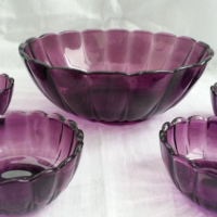 Стъклени купи цветно  лилаво стъкло, снимка 10 - Антикварни и старинни предмети - 17710124