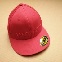 Шапка FLEXFIT 210® PREMIUM FITTED CAP SPECIALIZED, снимка 1 - Шапки - 39027749