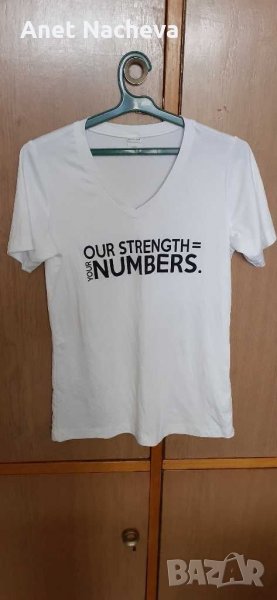 Бяла дамска тениска с надписи ,с остро деколте , снимка 1