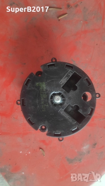 Продавам - моторче дясно огледало за Форд Фиеста, снимка 1