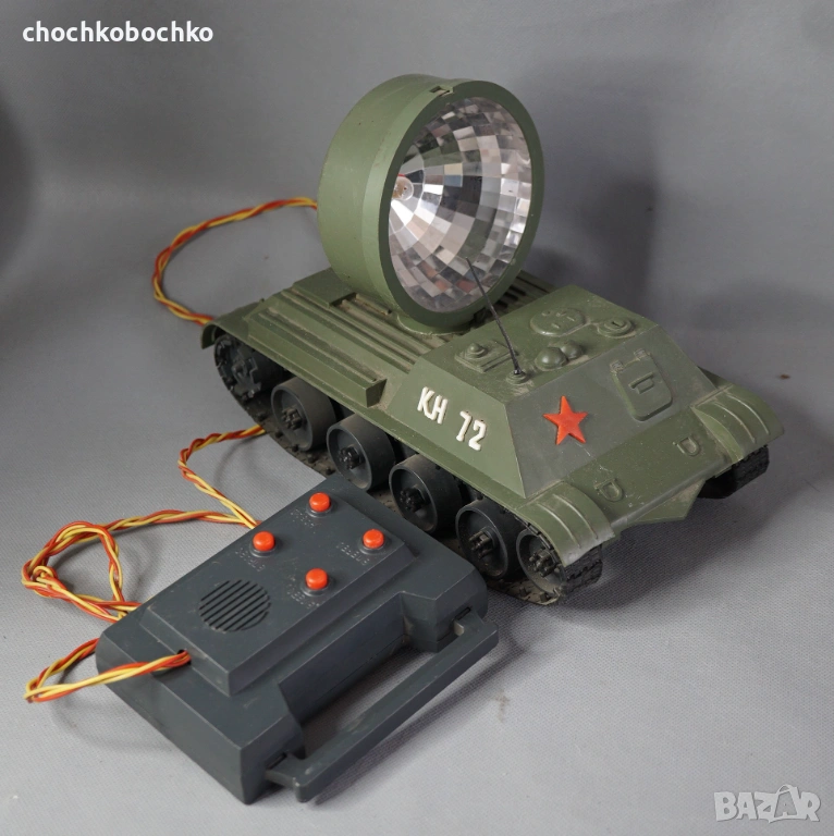 Стара Руска пластмасова играчка модел танк с прожектор, снимка 1