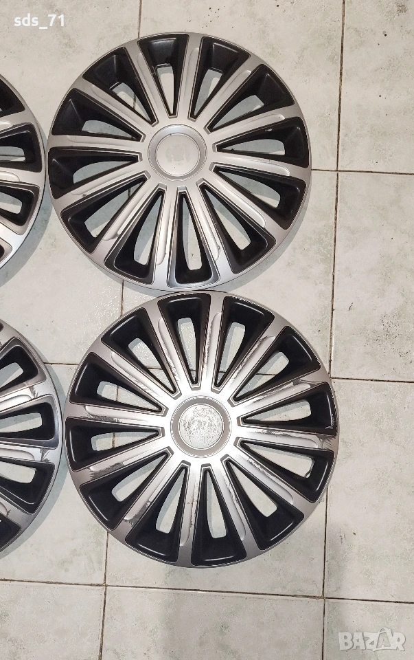 Тасове за джанти Versako 13 цола 4 бр ,леки следи надраскано на двете ,20 лв , снимка 1