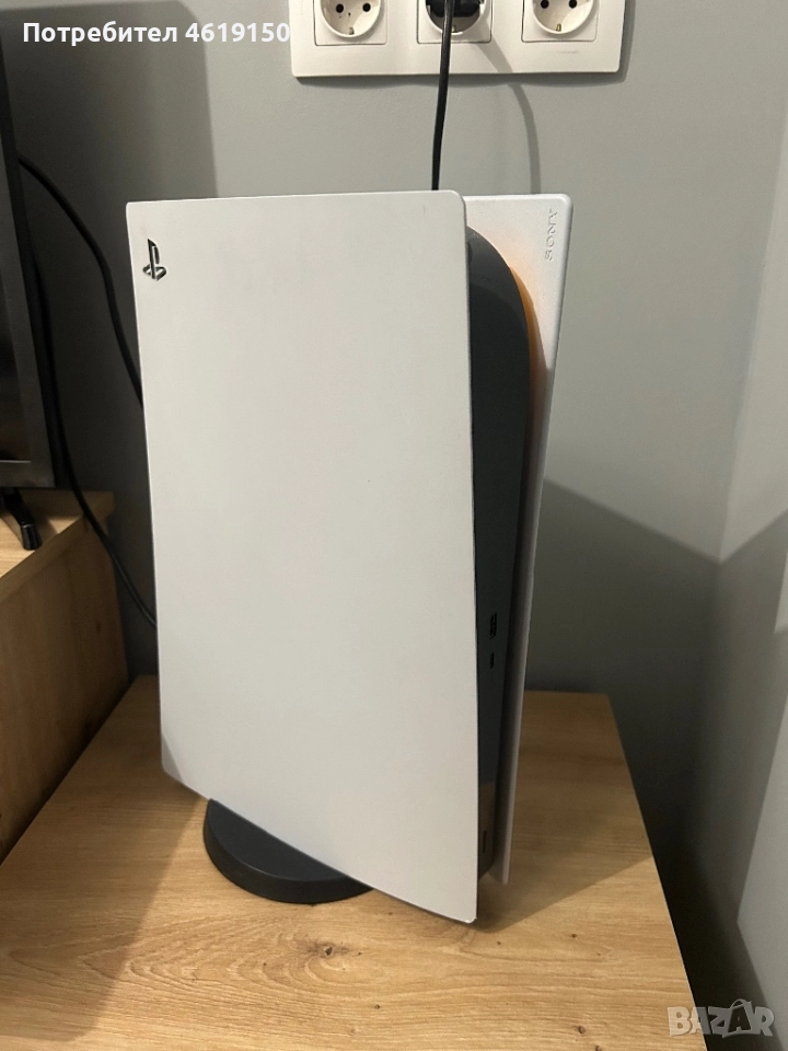 Ps5 digital edition с 2 джойстика, снимка 1