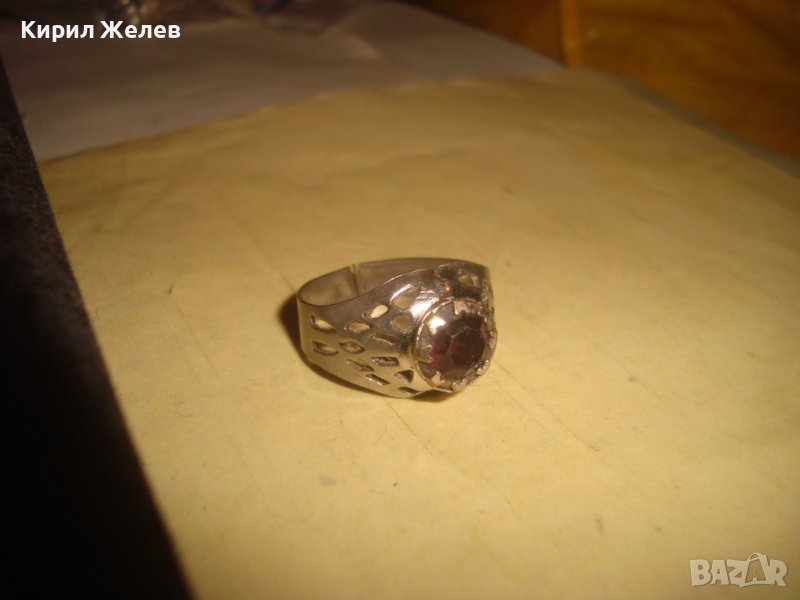 СТАР АЖУРЕН СКЪПОЦЕНЕН РЕГОЛИРУЕМ РЕТРО АР НУВО ПРЪСТЕН с КРАСИВ ГРАНАТ МЕСИНГ РЪЧНА ИЗРАБОТКА 17513, снимка 1