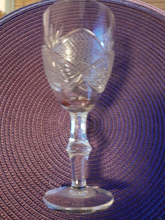 Купувам,кристални чаши за Вино,ракия, стара серия"Виолета" в Чаши в гр.  Варна - ID35650957 — Bazar.bg
