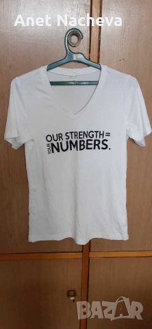 Бяла дамска тениска с надписи ,с остро деколте , снимка 1