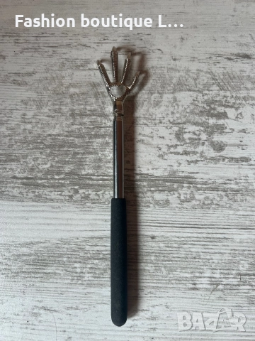 Чесалка за гръб с разгъващ се механизъм и накрайник ръчичка със сърчице в сребърен цвят с дръжка 🖤, снимка 3 - Масажори - 52352455