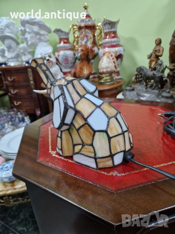 Прекрасна антикварна настолна лампа Тифани , снимка 4 - Настолни лампи - 52323432