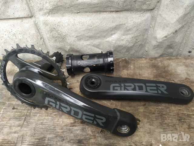 Praxis Карбонов курбел със забележка .