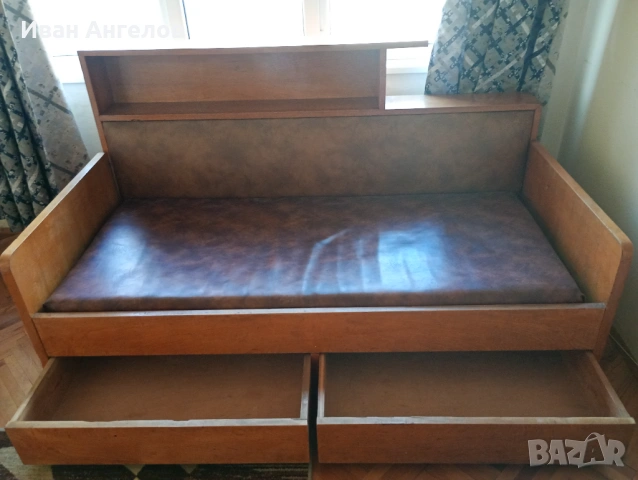 Продавам запазен единичен диван с две чекмеджета, снимка 4 - Дивани и мека мебел - 53327724